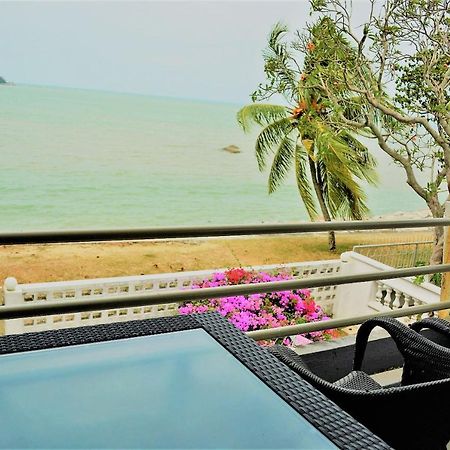 G&T'S Beach Front Villa Tanjung Bungah  Esterno foto