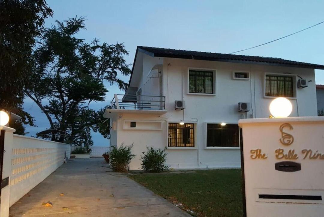 G&T'S Beach Front Villa Tanjung Bungah  Esterno foto