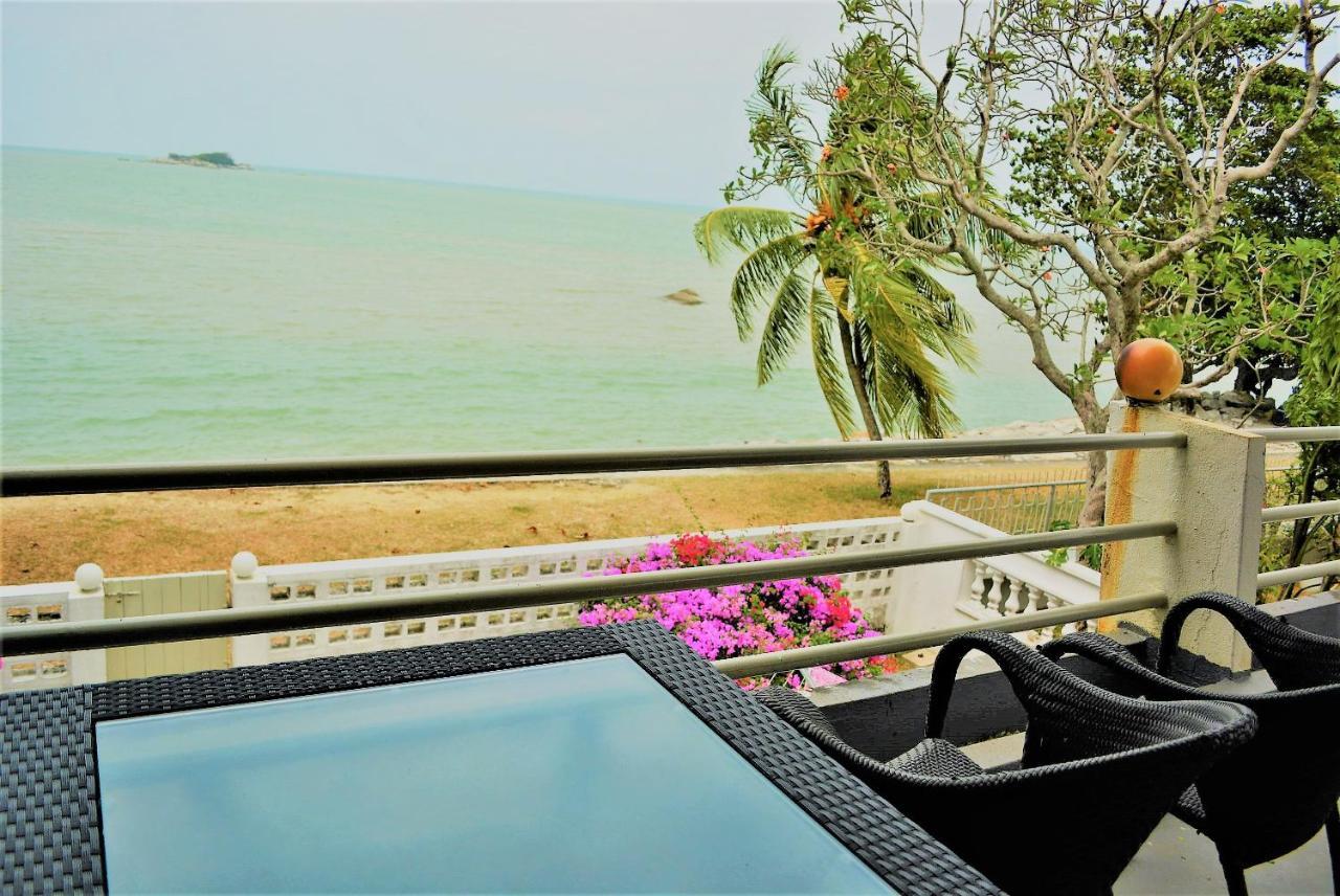 G&T'S Beach Front Villa Tanjung Bungah  Esterno foto